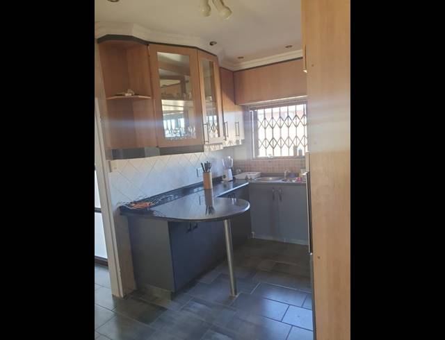 4 BEDROOM PROPERTY TO RENT IN ESTHER PARK